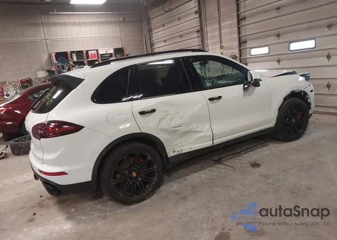 2017 Porsche Cayenne Turbo z USA, uszkodzony, nr VIN WP1AC2A25HLA92500